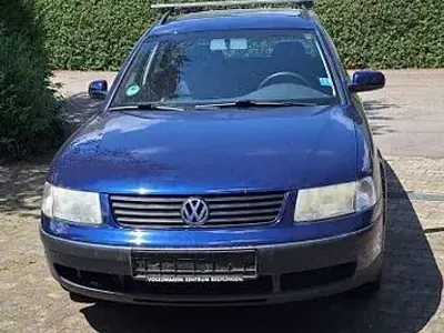 Gebraucht VW Passat Basis 125 PS (91 kW) 1999 Blau Kombi