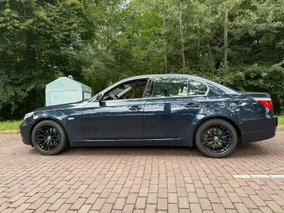 Gebraucht BMW 523 190 PS (139 kW) 2008 Andere farben Limousine