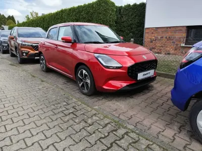 Neu Suzuki Swift Comfort+ 83 PS (61 kW) 2026 Rot Kleinwagen