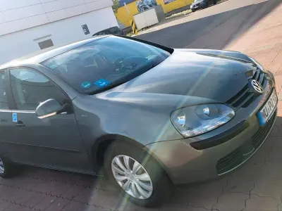 Gebraucht VW Golf V 75 PS (55 kW) 2004 Grün Kleinwagen
