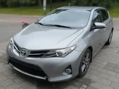 Gebraucht Toyota Auris Comfort 90 PS (66 kW) 2015 Grau Limousine