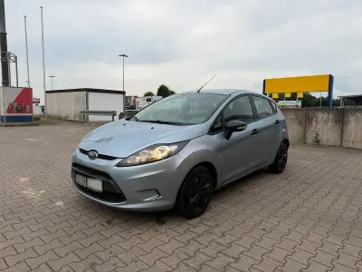 Gebraucht Ford Fiesta 95 PS (69 kW) 2011 Blau Kleinwagen