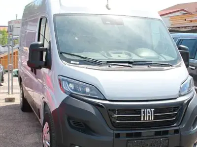 Gebraucht Fiat Ducato 140 PS (102 kW) 2023 Grau Van