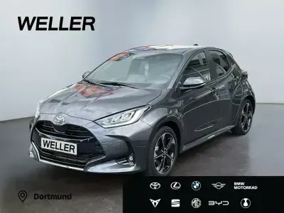 Neu Toyota Yaris Hybrid Style 131 PS (96 kW) 2026 Grau Kleinwagen