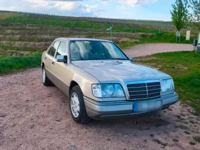 Brugt Mercedes E280 193 HK (141 kW) 1994 Sølv Sedan