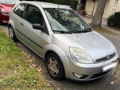 Silber Gebraucht 2003 Ford Fiesta Kleinwagen | 999 € (Fairer Preis)