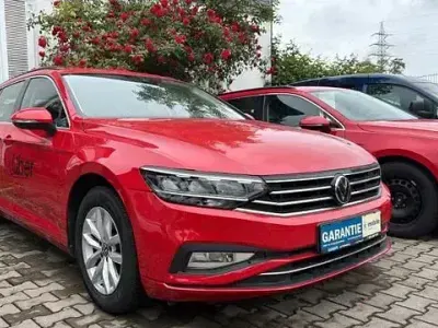 Gebraucht VW Passat Business 122 PS (89 kW) 2022 Rot Kombi