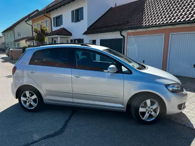 Gebraucht VW Golf VI Team 105 PS (77 kW) 2010 Silber Kleinwagen