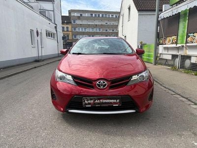 Gebraucht Toyota Auris 132 PS (97 kW) 2015 Rot Limousine