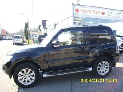 Gebraucht Mitsubishi Pajero Instyle 247 PS (181 kW) 2009 Schwarz SUV