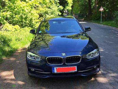 Usata BMW 320 Sport Line 190 CV (139 kW) 2015 Blu Station wagon