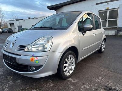 Usado Renault Modus Night&Day 75 HP (55 kW) 2011 Prateado Monovolume