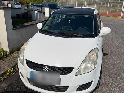 Usado Suzuki Swift 95 HP (69 kW) 2012 Branco Citadino