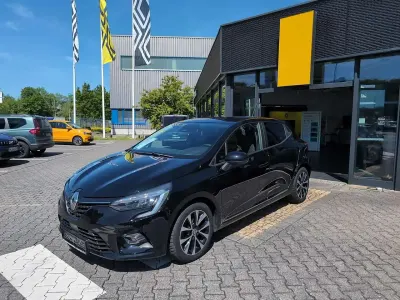 Gebraucht Renault Clio V Zen 91 PS (66 kW) 2022 Black pearlschwarz metallic Kleinwagen