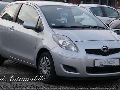 Gebraucht Toyota Yaris Cool 69 PS (50 kW) 2011 Silver mica metallic Kleinwagen