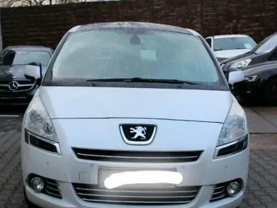 Gebraucht Peugeot 5008 156 PS (114 kW) 2010 Weiß Van / Kleinbus