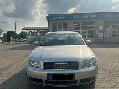 Gebraucht Audi A4 Basis 131 PS (96 kW) 2001 Silber Limousine