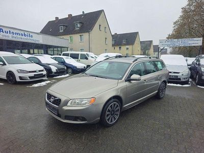 Gebraucht Volvo V70 Momentum 163 PS (119 kW) 2009 Gold Kombi