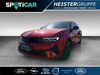 Gebraucht Opel Astra Ultimate 131 PS (96 kW) 2024 Chili rot/kardio rot (metallic) Kombi