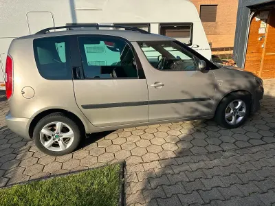 Gebraucht Skoda Roomster Family 105 PS (77 kW) 2011 Grau Van / Kleinbus