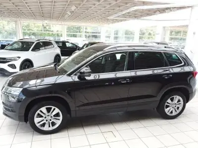 Gebraucht Skoda Karoq Style 150 PS (110 kW) 2021 Schwarz magic pearl SUV