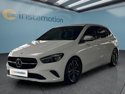 Gebraucht Mercedes B200 163 PS (119 kW) 2024 Weiß Van / Kleinbus