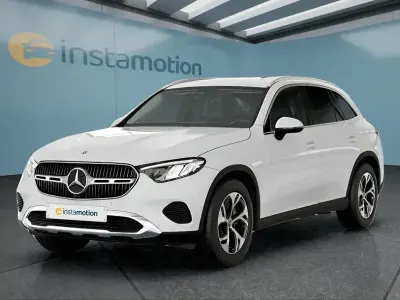 Używany Mercedes GLC200 204 KM (150 kW) 2023 Biały SUV
