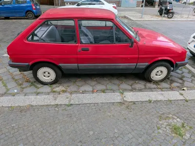 Gebraucht Ford Fiesta 48 PS (35 kW) 1988 Rot Kleinwagen