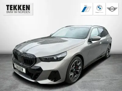Neu BMW 540 M Sport 303 PS (222 kW) 2026 Grau Kombi