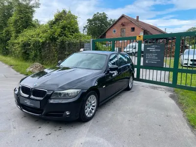 Gebraucht BMW 320 177 PS (130 kW) 2009 Schwarz Kombi