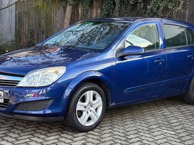 Blau Gebraucht 2009 Opel Astra Limousine | 1.900 € (Guter Preis)