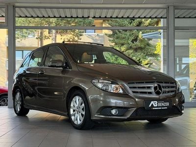 Usata Mercedes B200 156 CV (114 kW) 2013 Grigio Monovolume