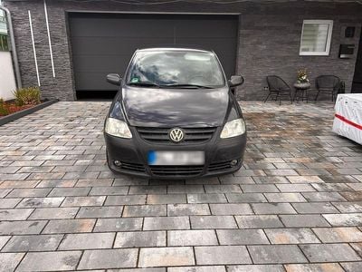 Gebraucht VW Fox 54 PS (39 kW) 2009 Grau Kleinwagen