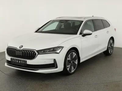 Gebraucht Skoda Superb Selection 193 PS (141 kW) 2024 Kristall weiß Kombi