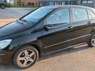 Gebraucht Mercedes B200 136 PS (100 kW) 2007 Schwarz Van / Kleinbus
