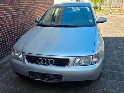 Usata Audi A3 Ambition 101 CV (74 kW) 2000 Argento Utilitaria