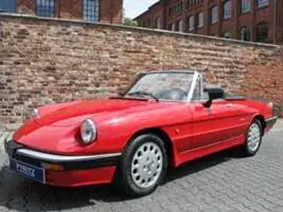 Käytetty Alfa Romeo Spider Quadrifoglio Verde 128 HP (94 kW) 1987 Punainen Avoauto