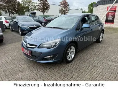 Gebraucht Opel Astra Active 101 PS (74 kW) 2013 Blau Limousine