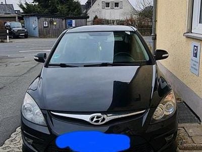 Gebraucht Hyundai i30 95 PS (69 kW) 2011 Schwarz Kombi