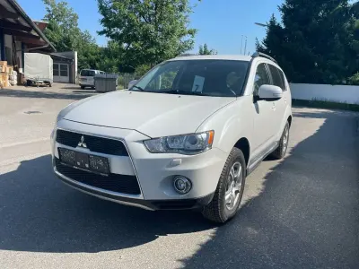 Gebraucht Mitsubishi Outlander Intense 140 PS (102 kW) 2011 Weiß SUV