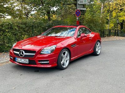 Second-hand Mercedes SLK250 204 CP (150 kW) 2012 Roșu Cabrio