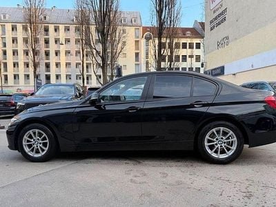 Gebraucht BMW 318 Sport Line 135 PS (99 kW) 2016 Schwarz Limousine