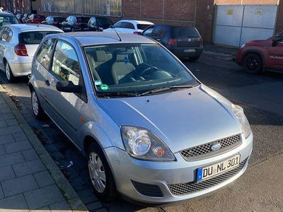 Gebraucht Ford Fiesta Ambiente 80 PS (58 kW) 2007 Blau Kleinwagen
