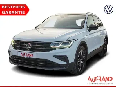 Gebraucht VW Tiguan Active 150 PS (110 kW) 2021 Pure white (metallic) SUV