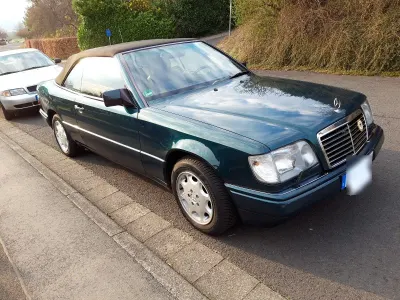 Gebraucht Mercedes E220 150 PS (110 kW) 1995 Grün Cabrio