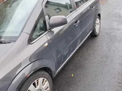 Usata Opel Zafira 127 CV (93 kW) 2013 Argento Monovolume