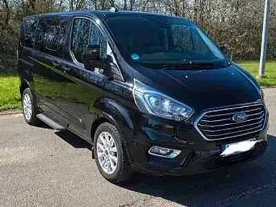 Gebraucht Ford Tourneo 131 PS (96 kW) 2021 Schwarz Van / Kleinbus