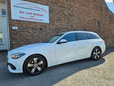 Gebraucht Mercedes C200 Avantgarde 204 PS (150 kW) 2023 Weiß Kombi