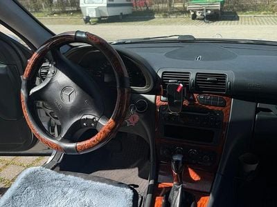 Gebraucht Mercedes C180 129 PS (94 kW) 2001 Silber Limousine