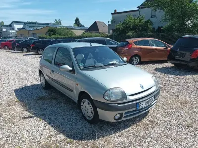Gebraucht Renault Clio Initiale 90 PS (66 kW) 2000 Silber Limousine